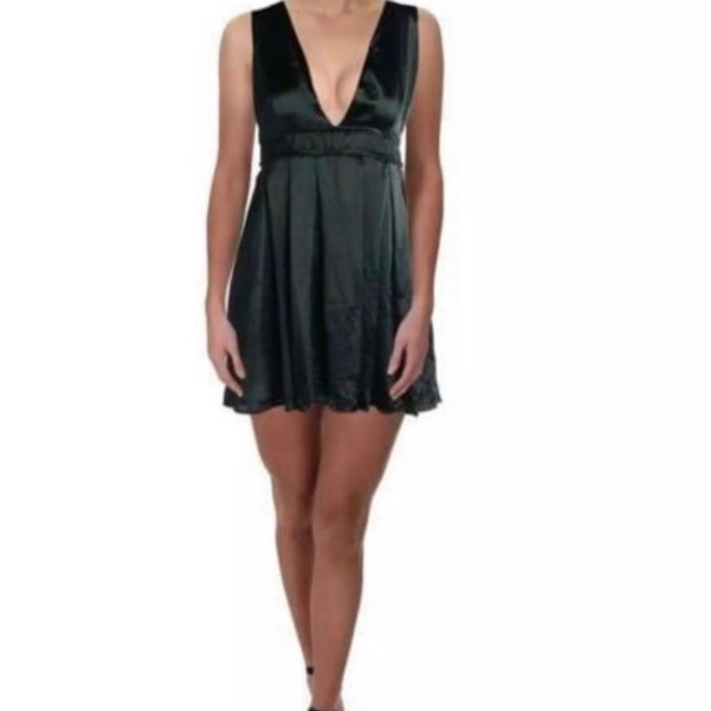 Lost+Wander Jameson Deep-V Fit and Flare Dress Size L